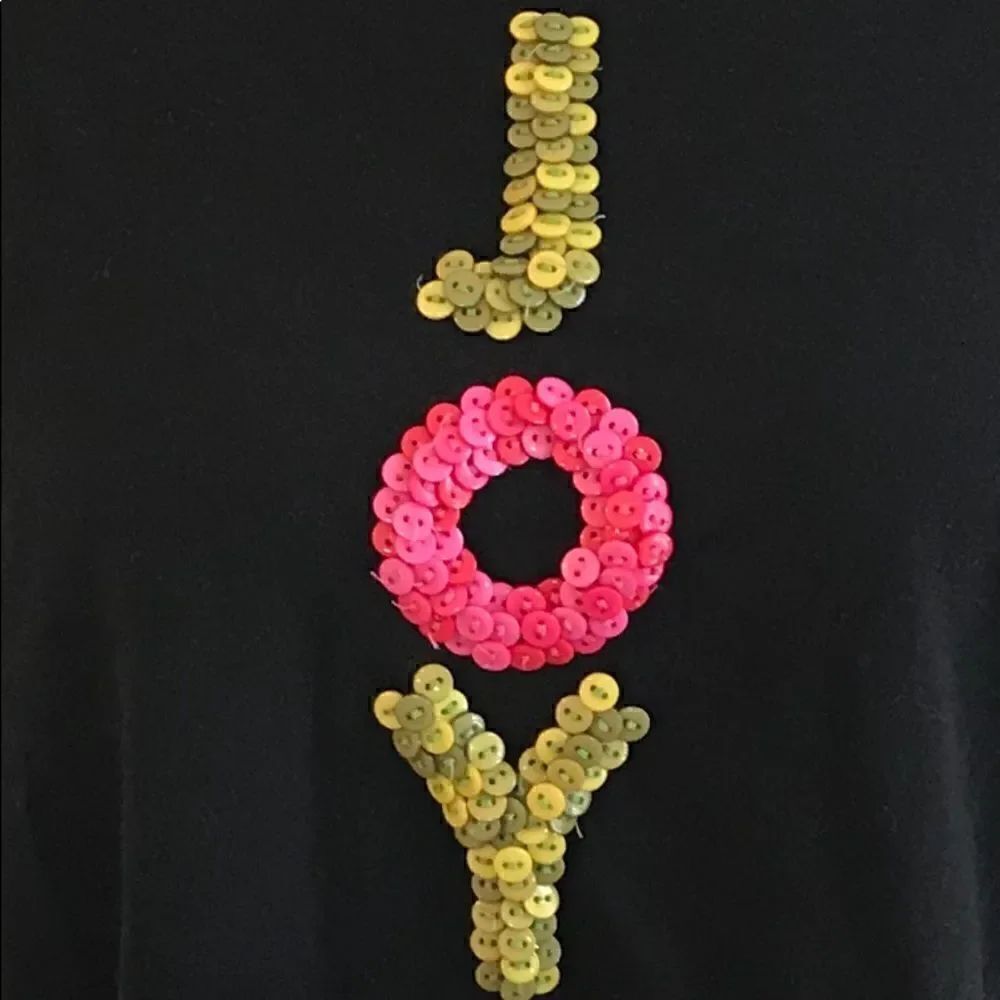 Long Sleeve Christmas T-Shirt Joy In Buttons Sz L